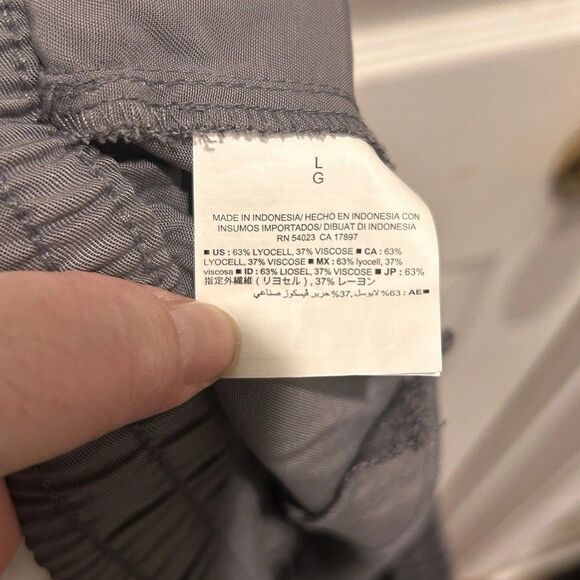 Old Navy Gray‎ Lyocell Blend Cropped Joggers Womens Large - Picture 6 of 6